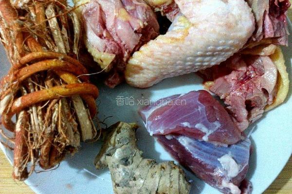 五指毛桃煲鸡汤的做法图解1