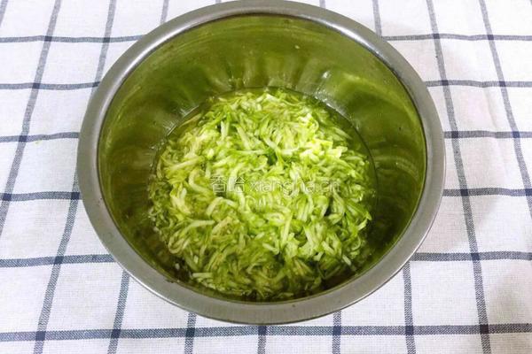 西葫芦鸡蛋饼的做法图解4