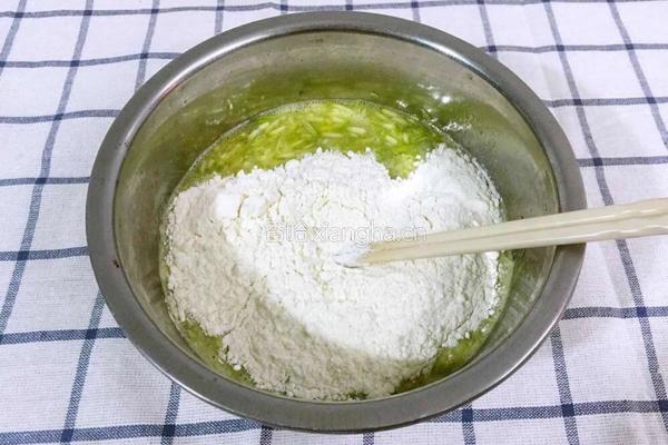 西葫芦鸡蛋饼的做法图解7