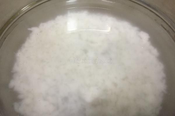 皮蛋火腿鲜蔬粥的做法图解2