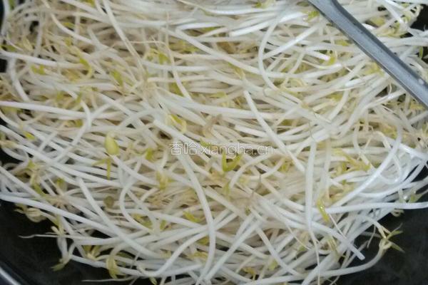 蒜香豆芽的做法图解5