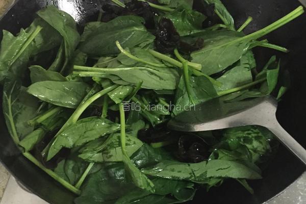 菠菜木耳的做法图解3