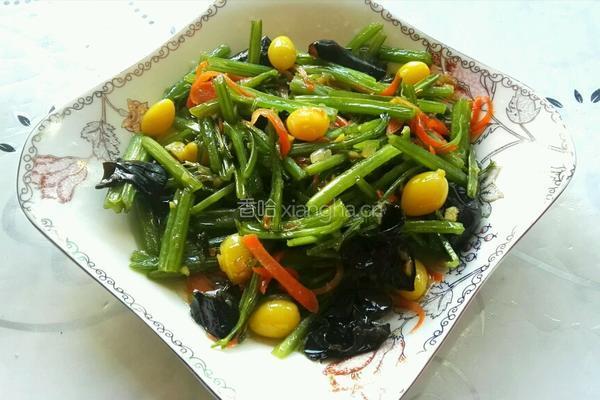 白果炒芹菜的做法图解6