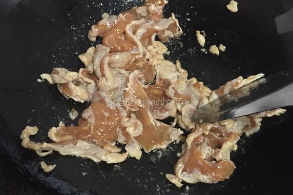 耗油鸡肉炒笋片的做法图解2
