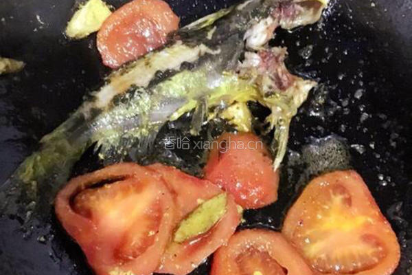 豆腐西红柿鱼汤的做法图解4