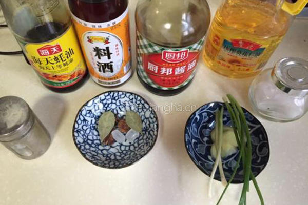 冬笋烧排骨的做法图解1