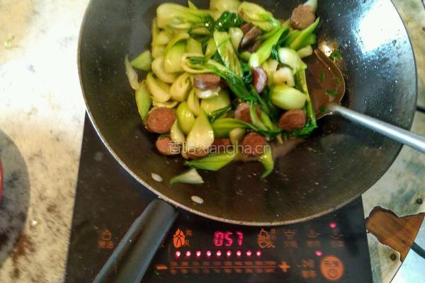 油菜炒腊肠的做法图解3