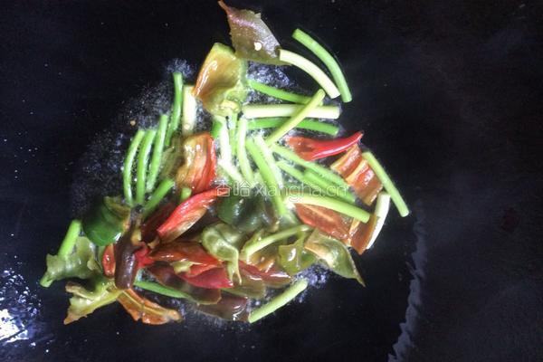 辣椒炒鸭胗的做法图解5