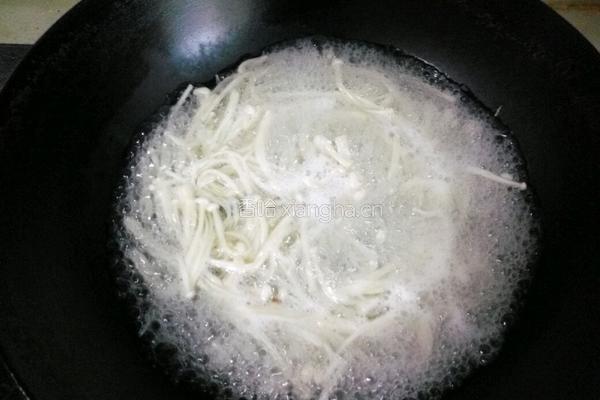 黄瓜金针菇的做法图解3