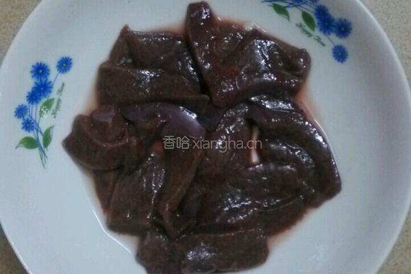 芹菜焖猪肝的做法图解1