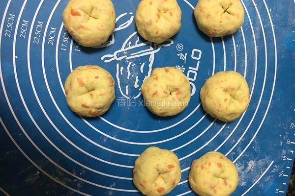 红萝卜开花馒头的做法图解4