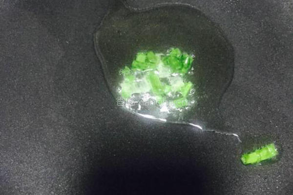 炒蚕豆的做法图解6