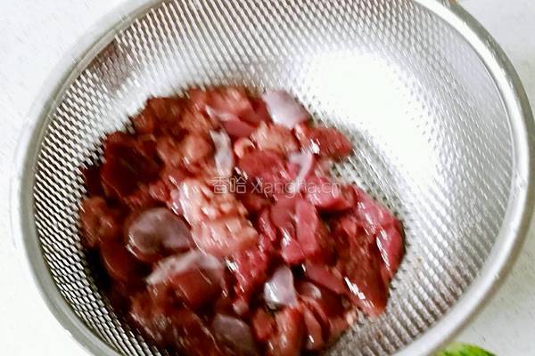 酸辣腰花的做法图解1