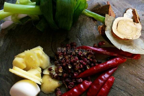 卤蹄膀的做法图解3