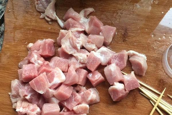 牙签肉的做法图解1
