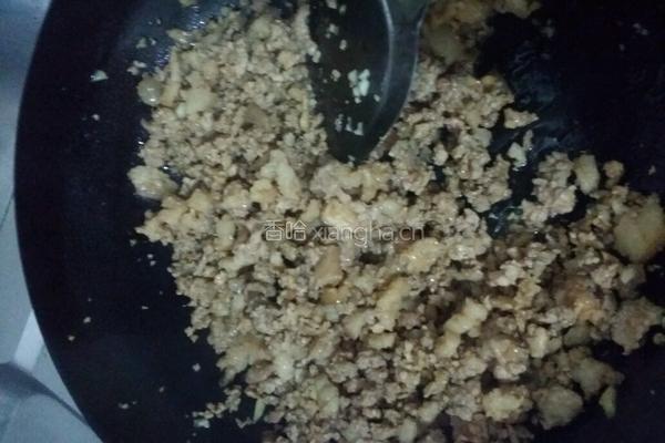 心菜肉包卷的做法图解3