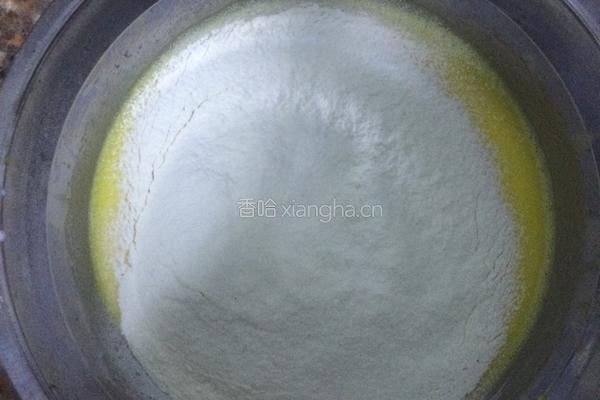 把寸戚风蛋糕（方形）的做法图解3