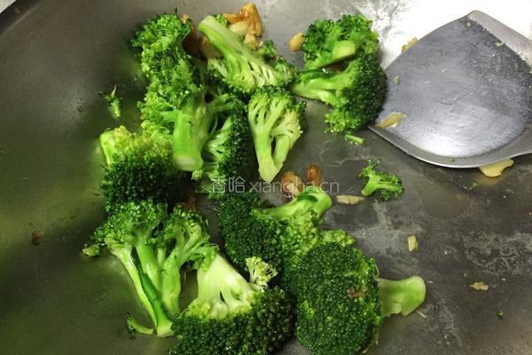 清炒西兰花的做法图解7