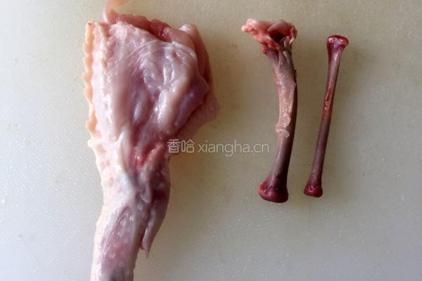 鸡翅包饭的做法图解1