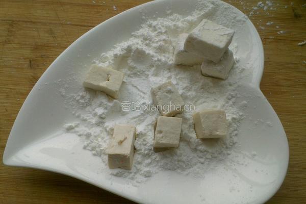 菠萝咕噜豆腐的做法图解2