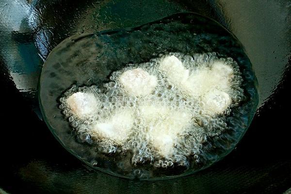 茄汁龙利鱼丁的做法图解6
