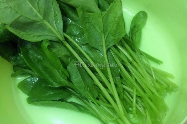 果仁菠菜的做法图解1