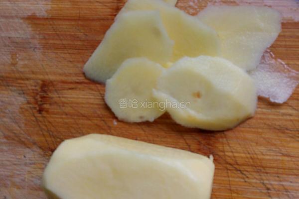 咸蛋黄焗土豆片的做法图解1