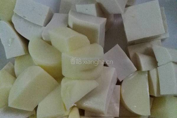 豆腐炒肉的做法图解1