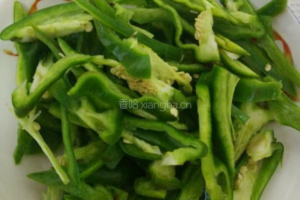 青椒炒豆皮的做法图解2
