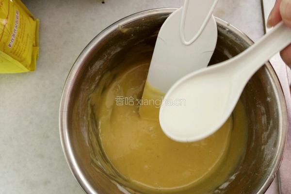 葡萄干小蛋糕的做法图解7