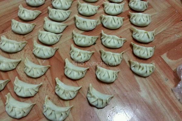芹菜肉馅饺子的做法图解9