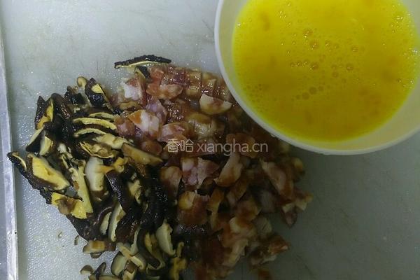脱骨鸡翅包饭的做法图解3