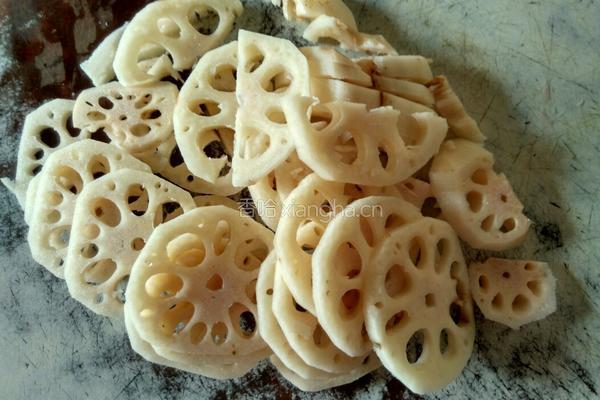 凉拌藕片的做法图解1