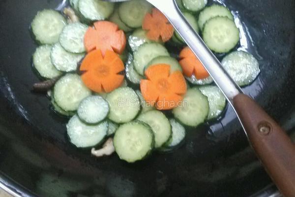 素炒青瓜的做法图解8