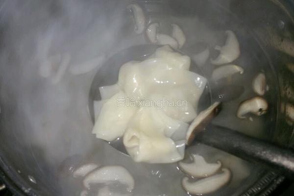 香菇虾仁馄饨的做法图解7