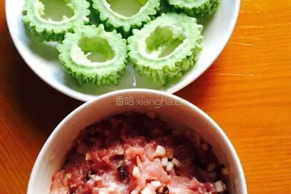 清蒸苦瓜肉蓉的做法图解1