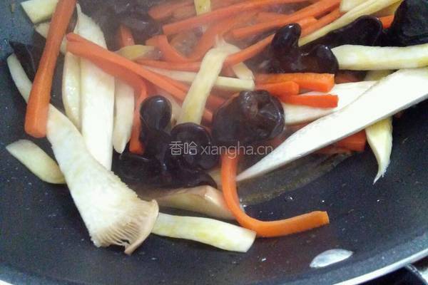 杂菌炒肉的做法图解4