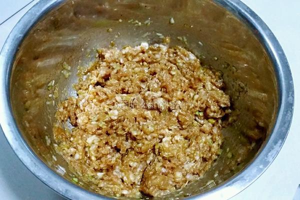大白菜猪肉蒸饺的做法图解4