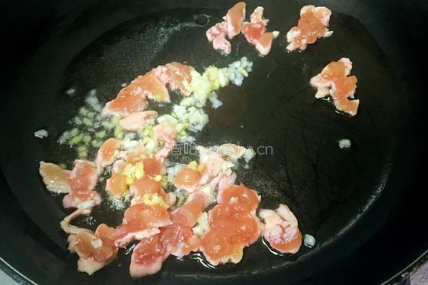 蒜香鸡肉咖喱炒饭的做法图解3