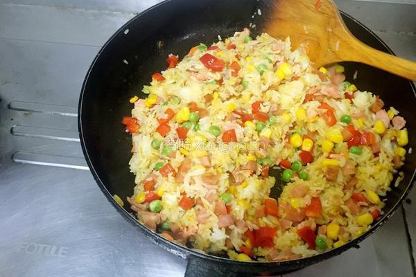 蒜香鸡肉咖喱炒饭的做法图解12
