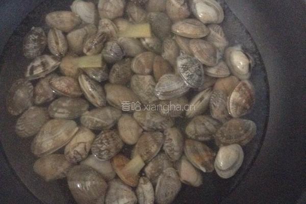 葱油花蛤的做法图解2