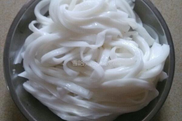 焖炒河粉的做法图解1