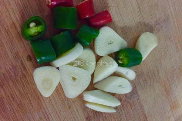 黑胡椒爆草菇的做法图解3