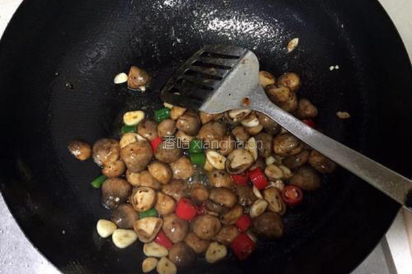 黑胡椒爆草菇的做法图解4