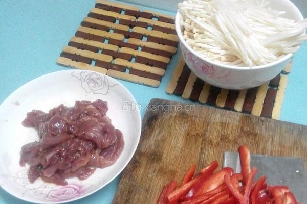 猪肉炒金针菇的做法图解2