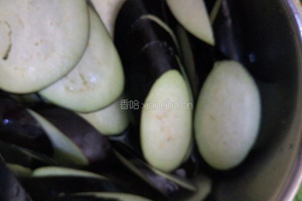 红椒茄子的做法图解1