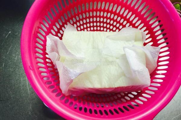 日式炸豆腐的做法图解1