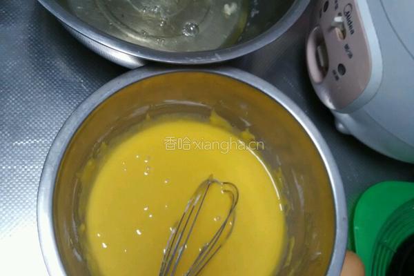 蜂蜜核桃戚风蛋糕的做法图解1