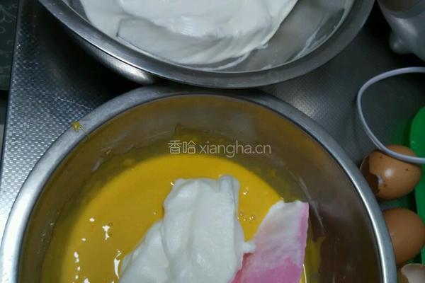 蜂蜜核桃戚风蛋糕的做法图解3