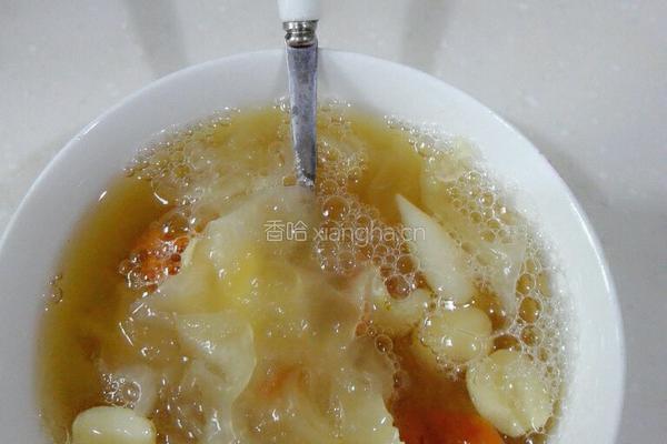 银耳莲子羹的做法图解4
